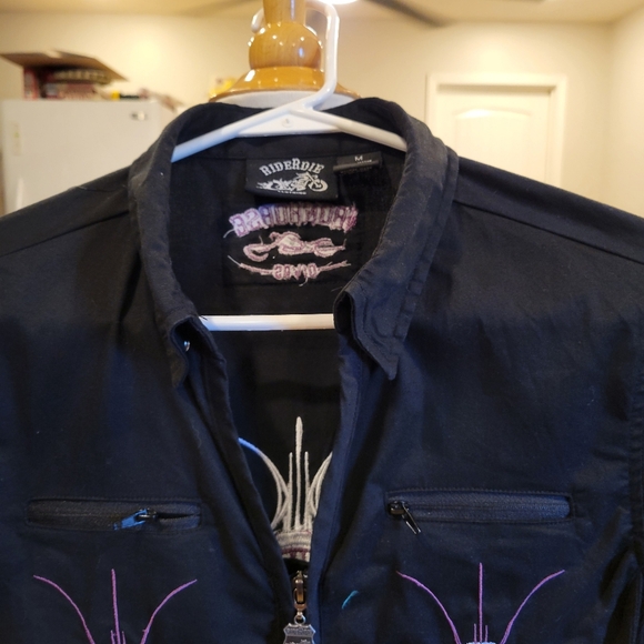 ♦️◾️EUC~ RIDERDIE Black Skull Embroidered Shirt - Picture 8 of 9